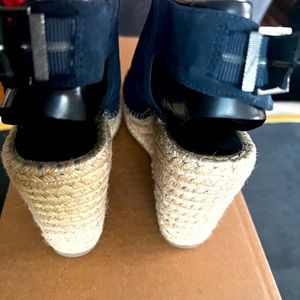 Kenneth Cole wedge espadrille.New but no box.